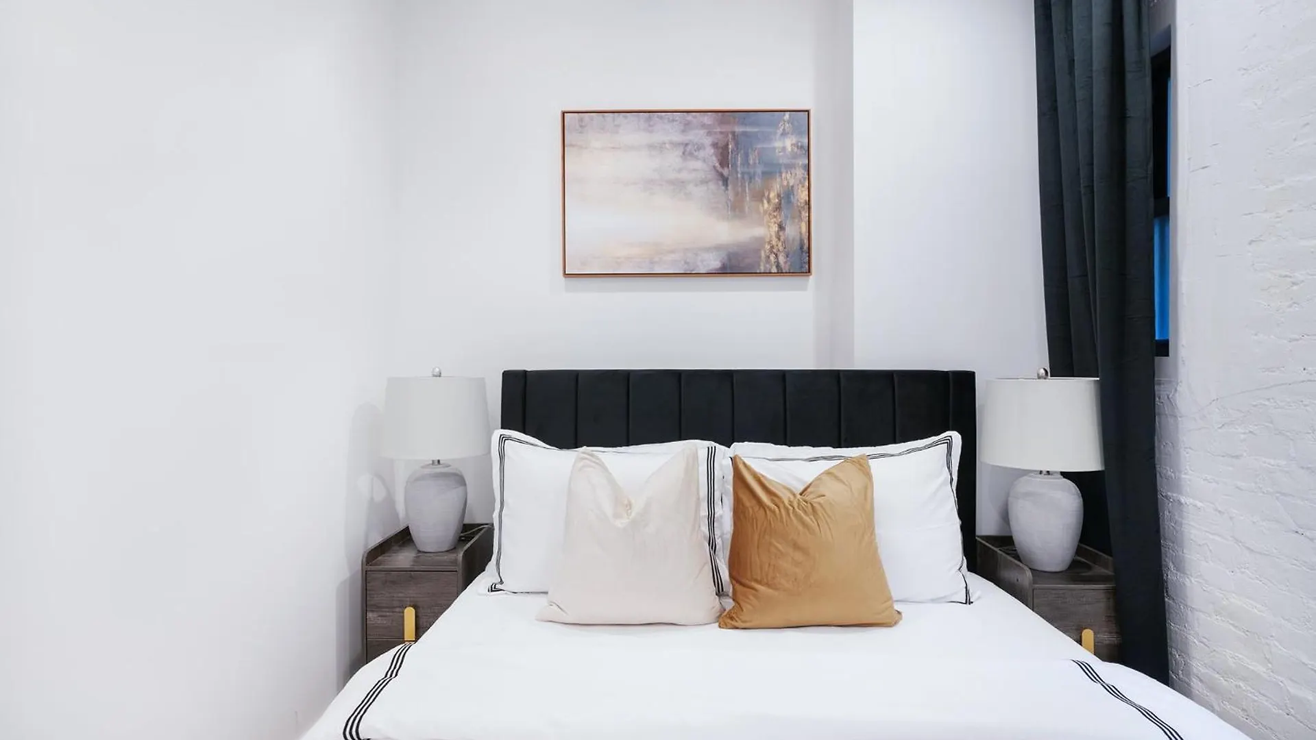 1288-5Fs New Renovated 2 Bedrooms In Ues New York 0*,  United States